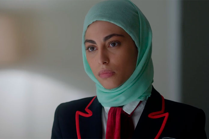 Nadia (Mina El Hammani)